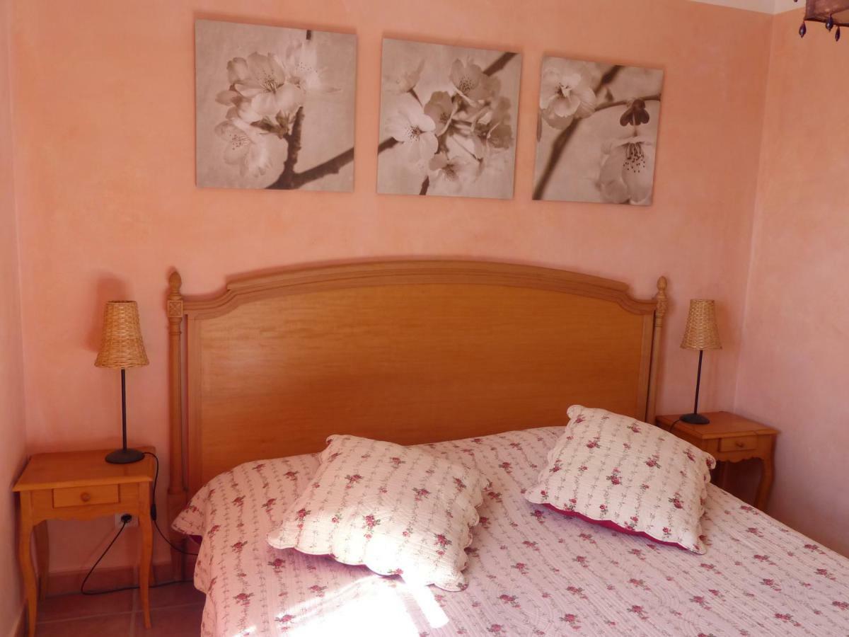 La Ferme Du Petit Segries Bed And Breakfast ムスティエ・サント・マリー エクステリア 写真