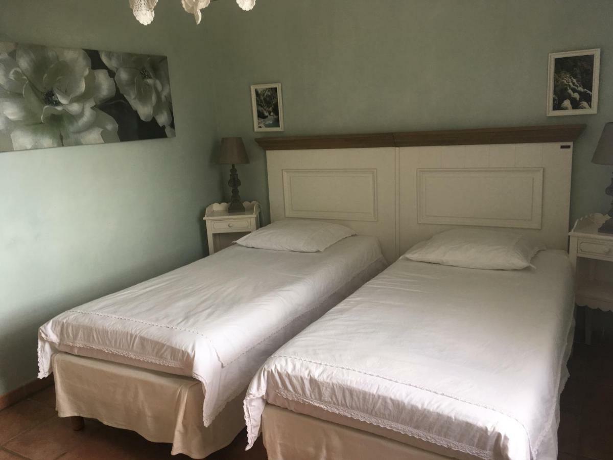 La Ferme Du Petit Segries Bed And Breakfast ムスティエ・サント・マリー エクステリア 写真