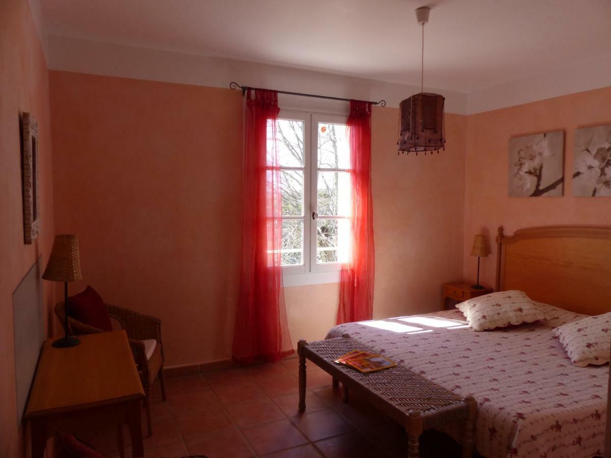 La Ferme Du Petit Segries Bed And Breakfast ムスティエ・サント・マリー エクステリア 写真